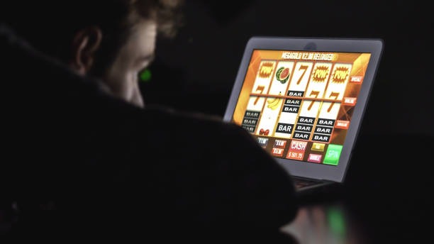 Payment method selection screen showing DANA, OVO, GoPay, ShopeePay, and bank transfer options